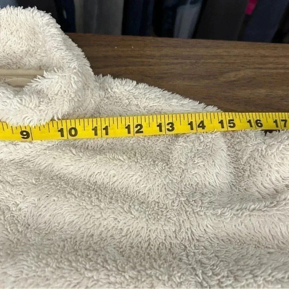 Uniqlo fleece  jacket 9-10 - Picture 4 of 8